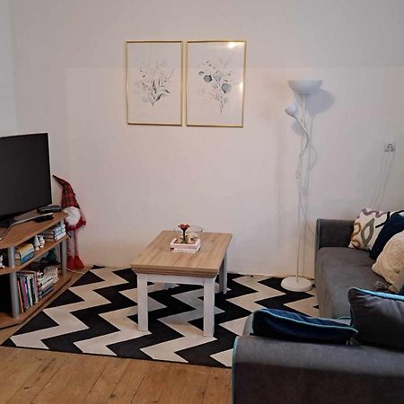 Cozy Town Center Retreat Apartment Komarno Exterior photo