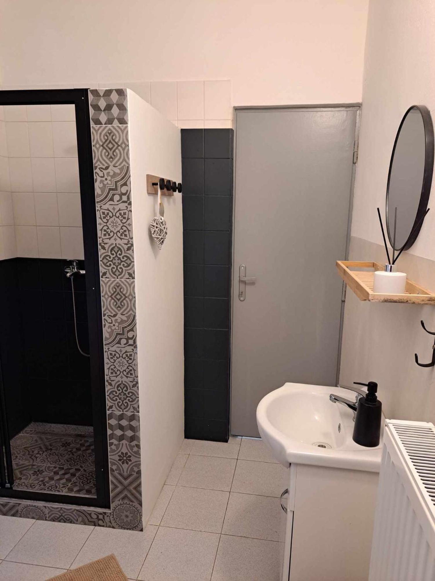 Cozy Town Center Retreat Apartment Komarno Exterior photo